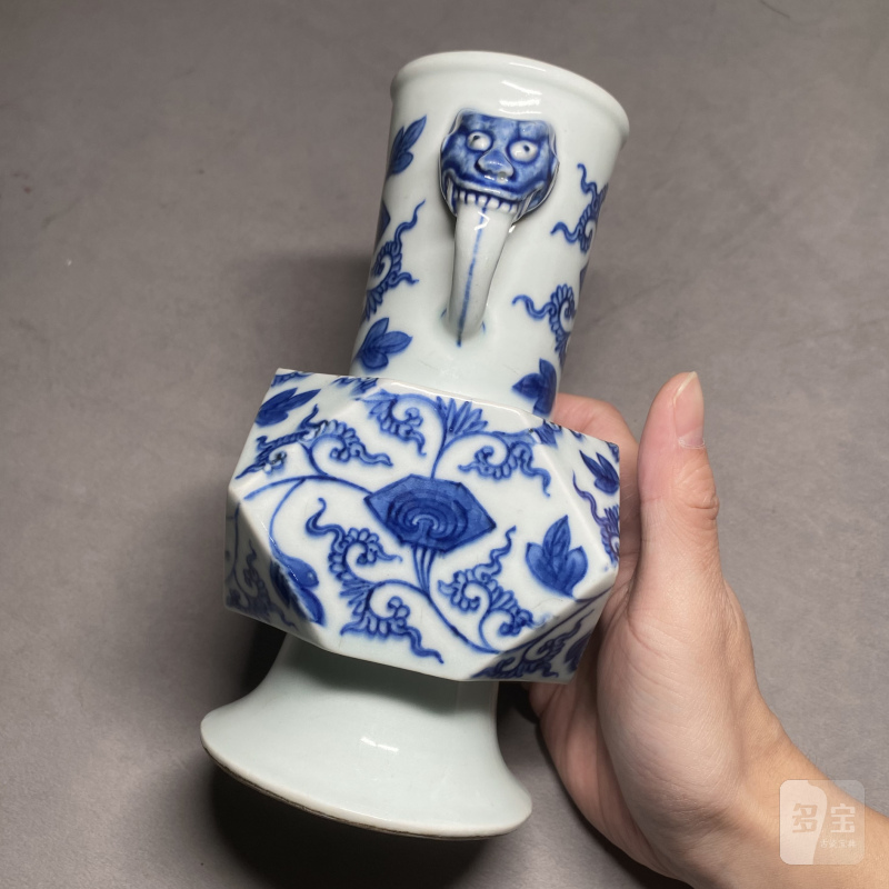 清雍正 青花牵牛花纹倭角尊 - 图6